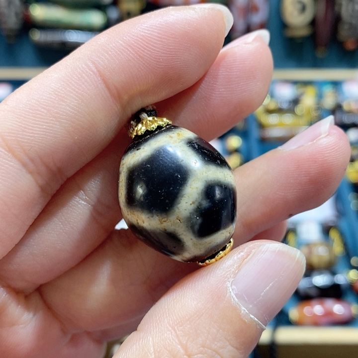 玛瑙/玉髓颈饰合金12