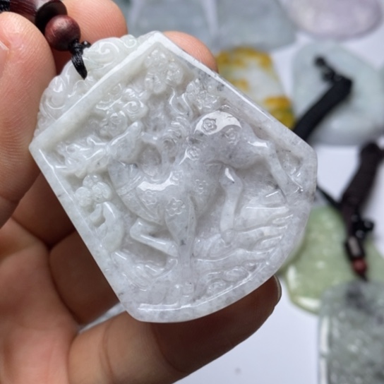 翡翠未镶嵌颈饰翡翠