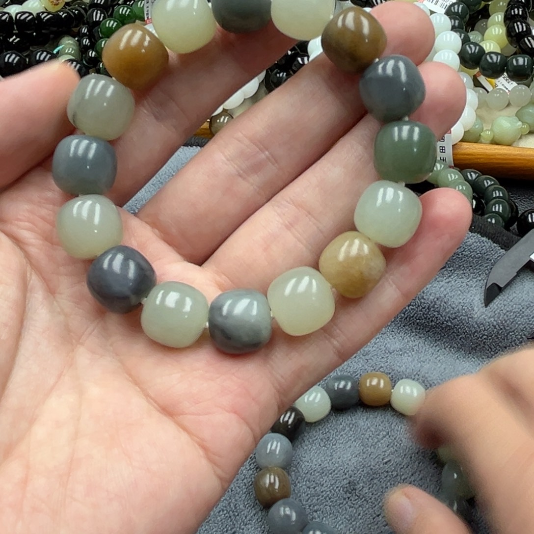 可****和田玉未镶嵌手链