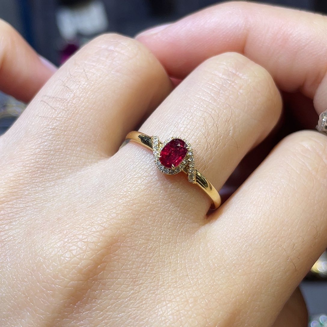 红宝石戒指18K金镶嵌0.39ct