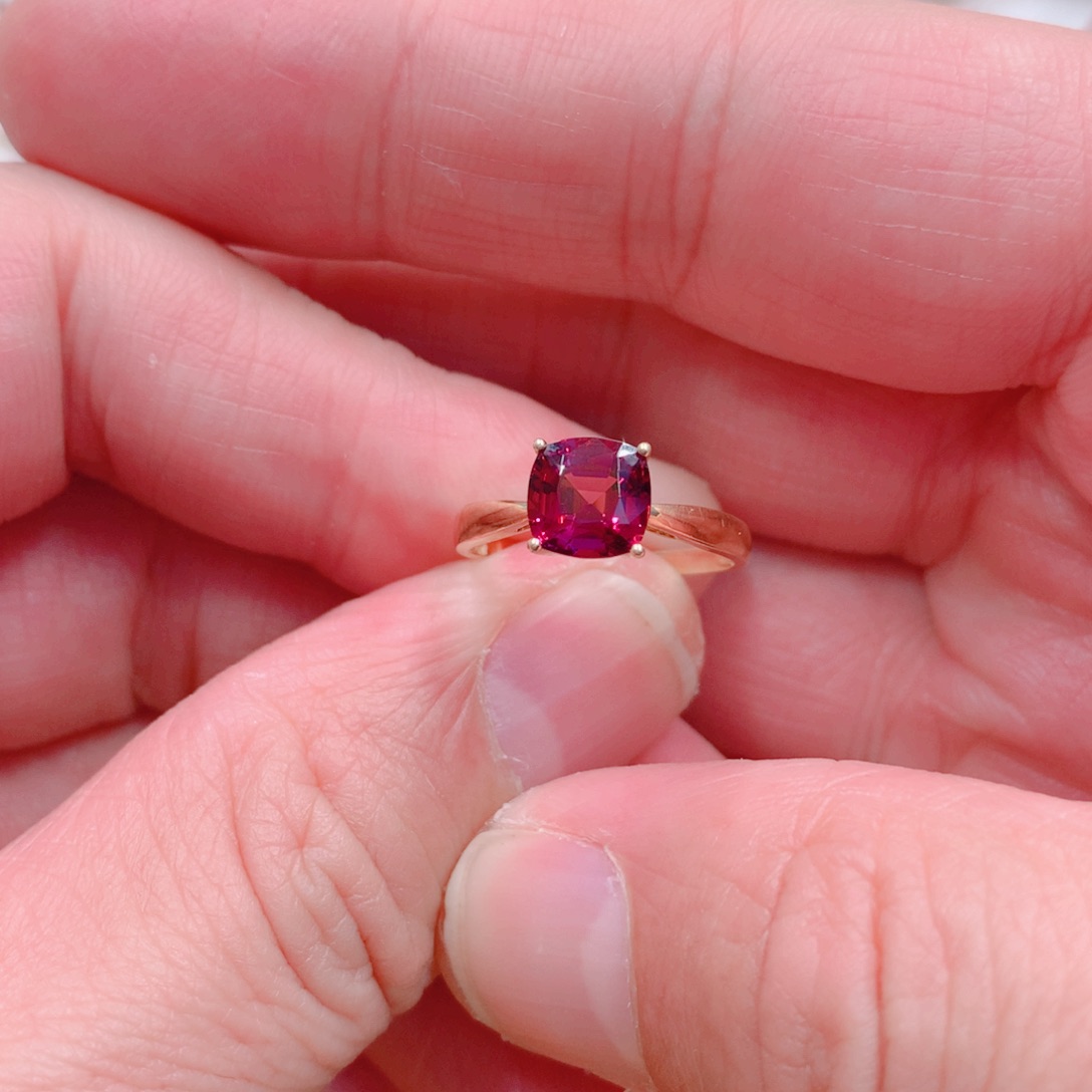 石榴石戒指18K金镶嵌孤**赏