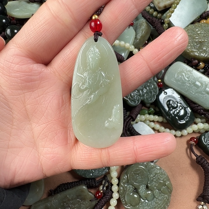 和田玉颈饰未镶嵌