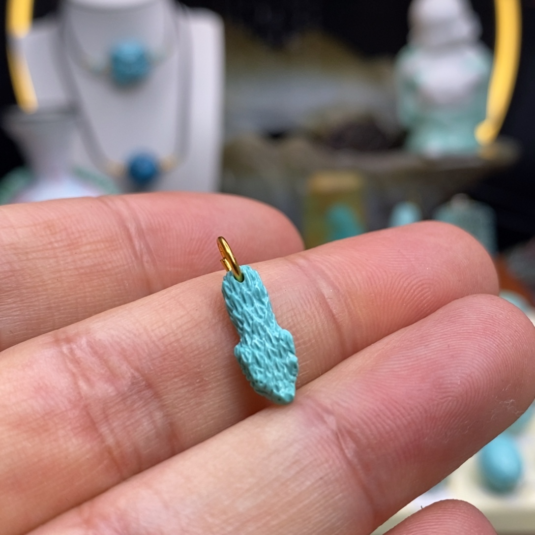 绿松石未镶嵌珠宝奇石