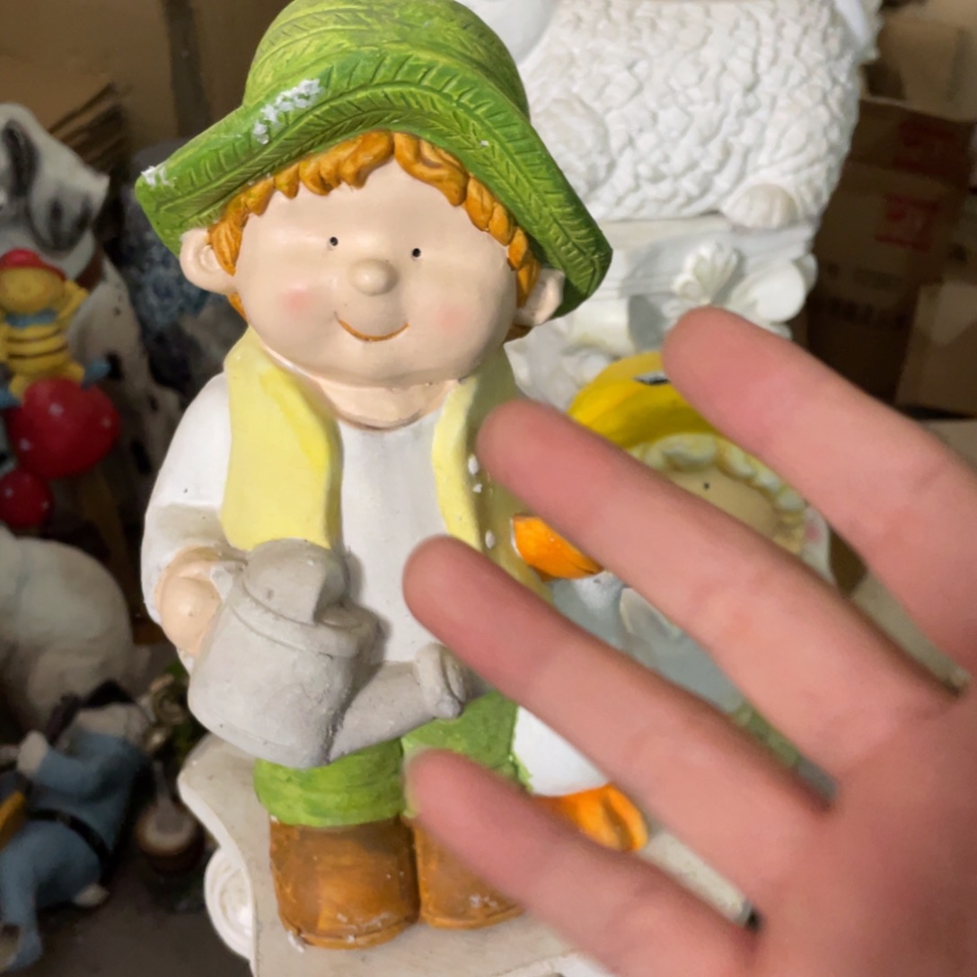 【闪购商品】氧化镁拿水壶小男孩