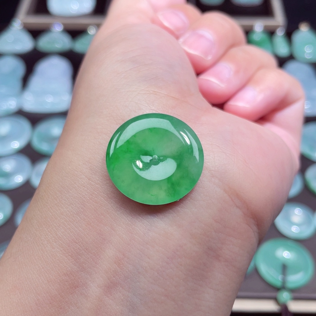 颈饰未镶嵌翡翠扣子