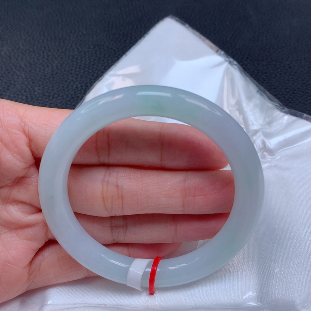 翡翠手镯未镶嵌天然