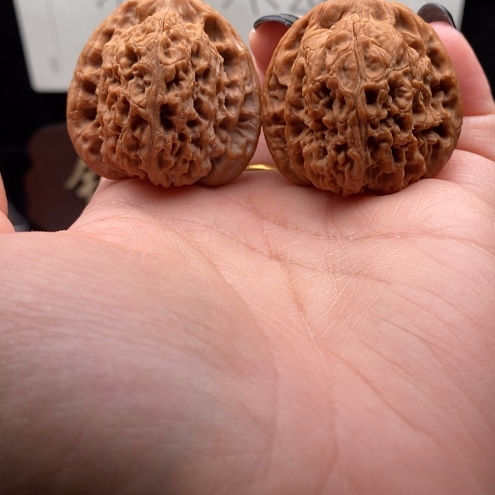 鲨***椒吊坠文玩核桃南疆石