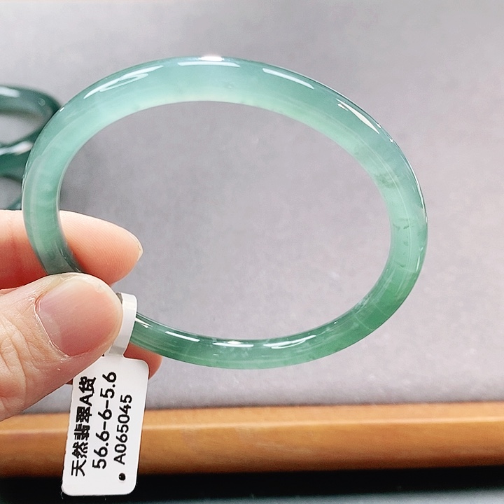 【闪购商品】翡翠手镯（圆镯）未镶嵌