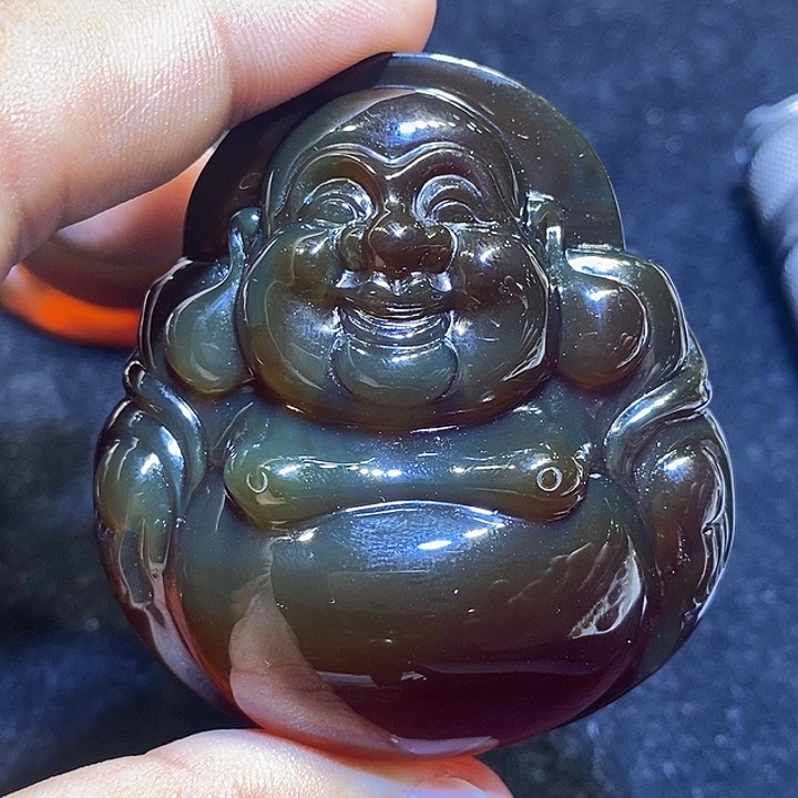 未镶嵌琥珀颈饰一