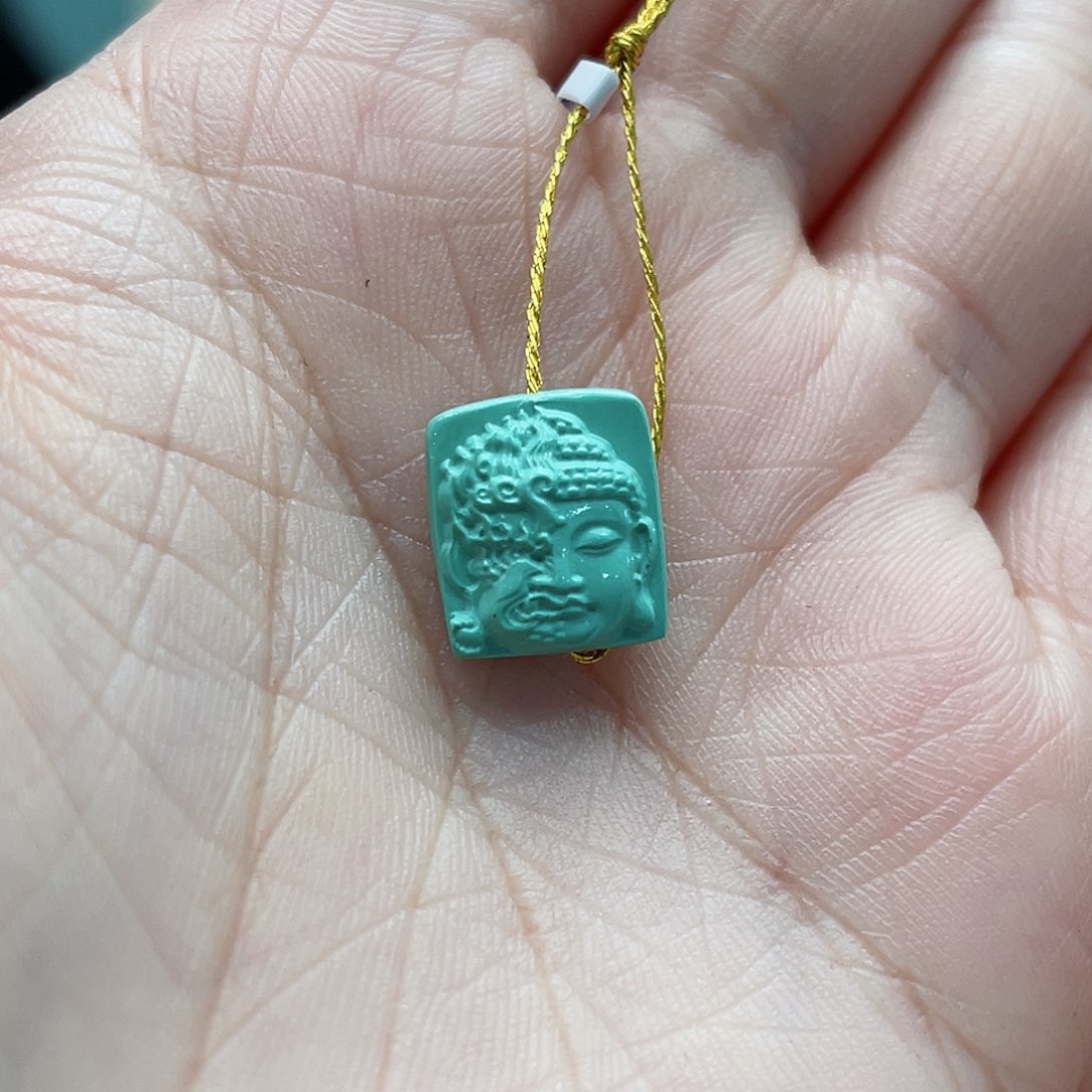 绿松石颈饰未镶嵌