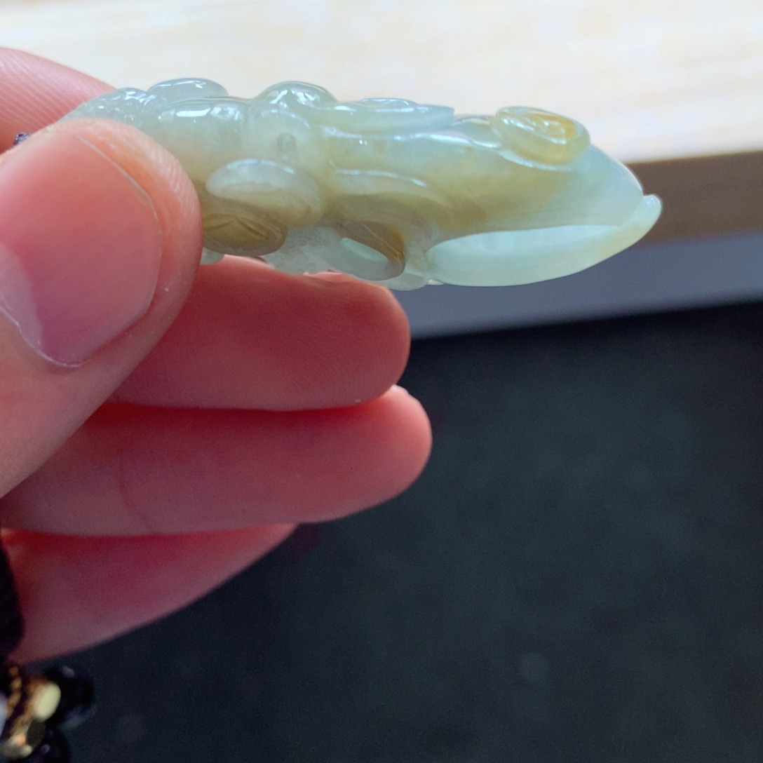 翡翠颈饰未镶嵌吊坠