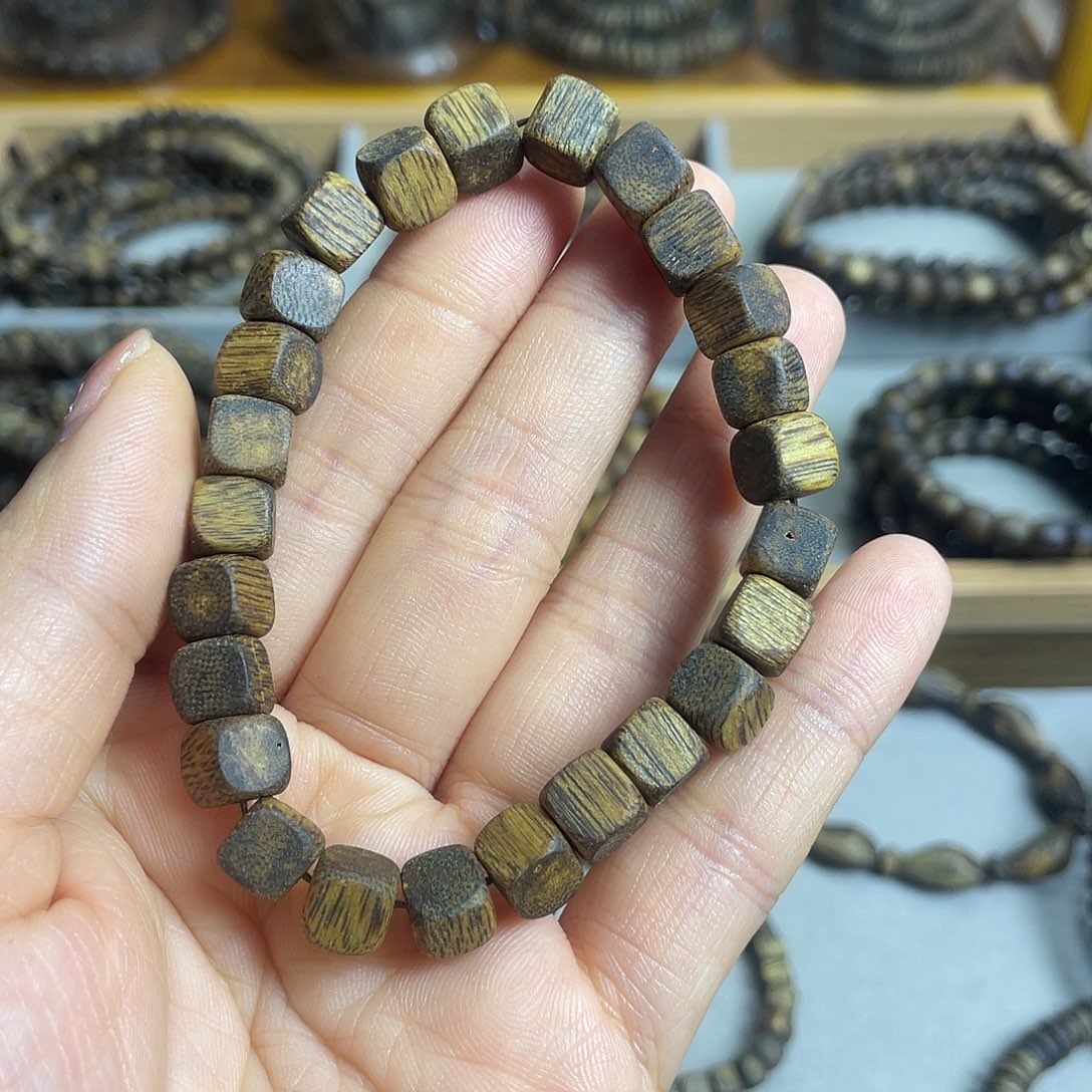 沉香沉香碎屑棋楠沉香老料方糖7mm花香蜜香