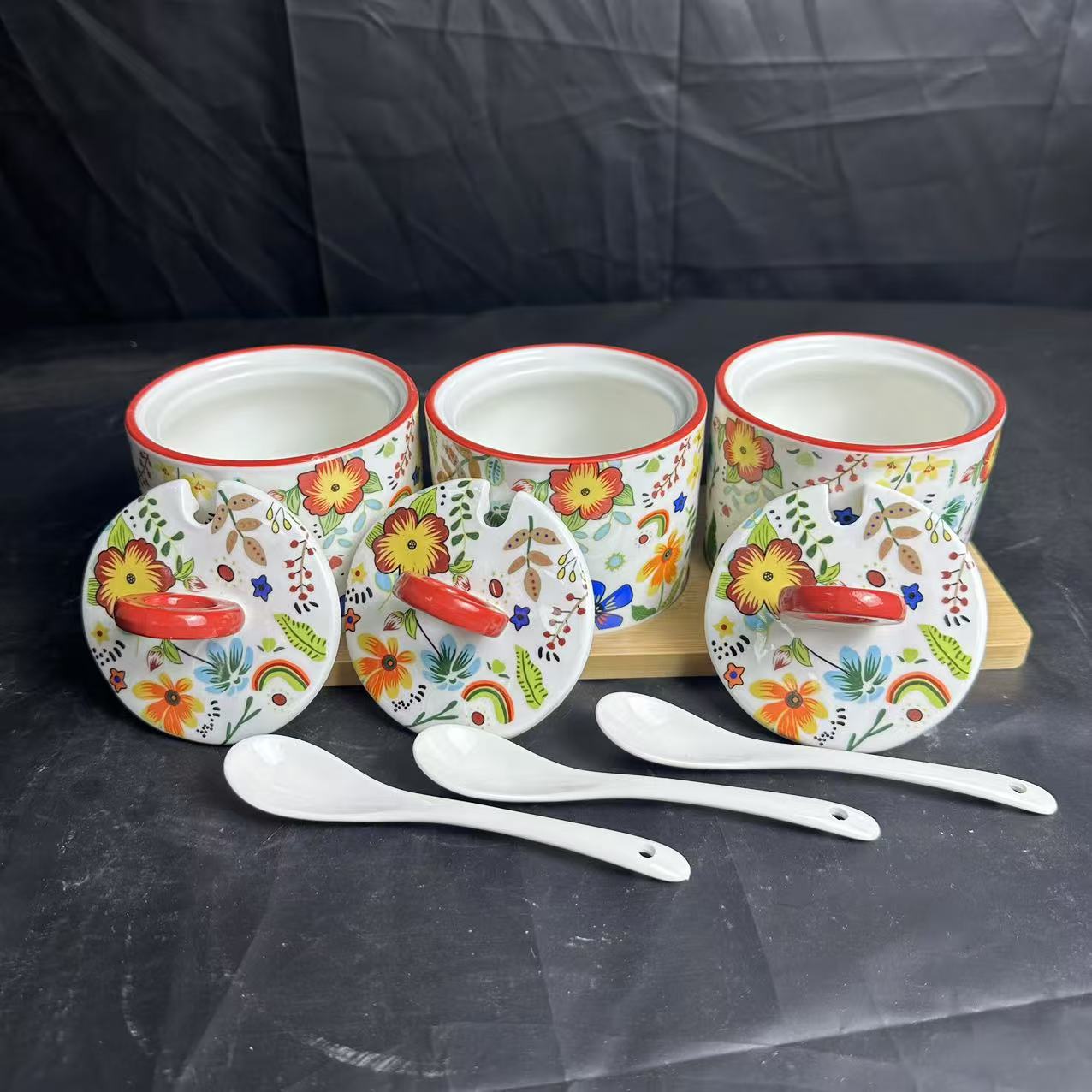 WJ-四月调味罐+三个勺子+一个木质底托/仅有一件