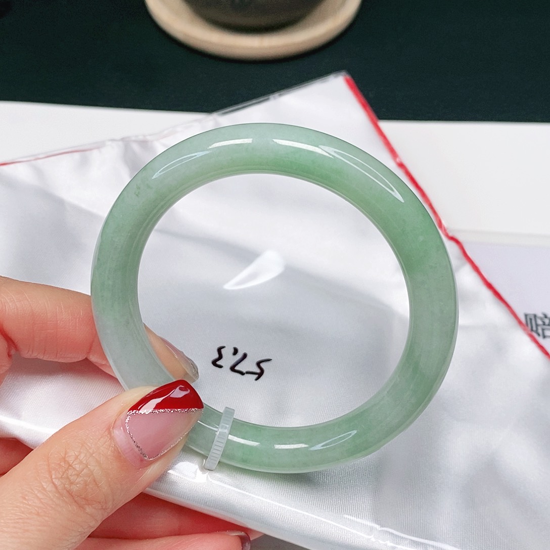 【闪购商品】翡翠手镯未镶嵌圆