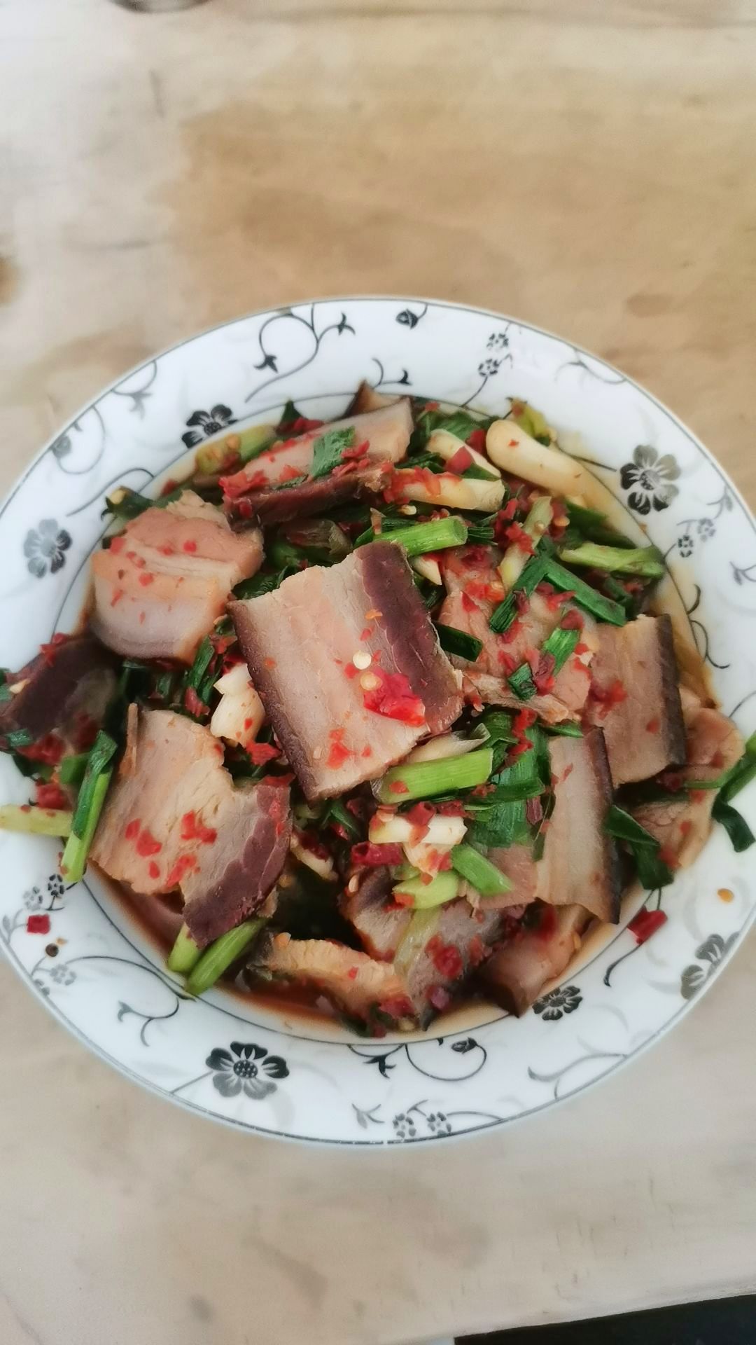 萍乡柴火烟熏五花腊肉咸香美味本地特色美食