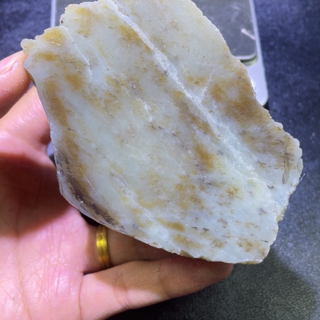 未镶嵌和田玉（糖玉）珠宝半成品
