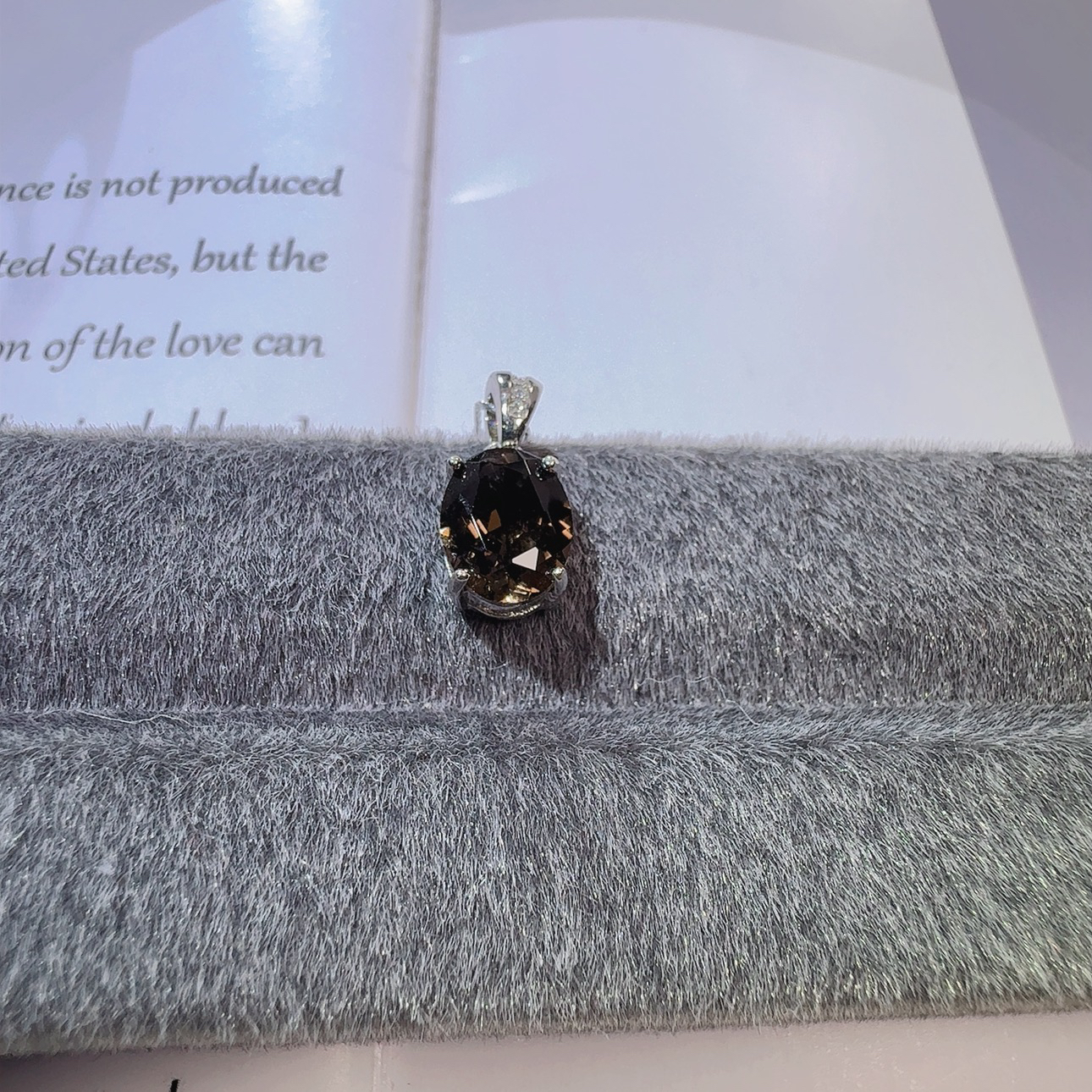 世纪珠宝S925银天然茶水晶吊坠 