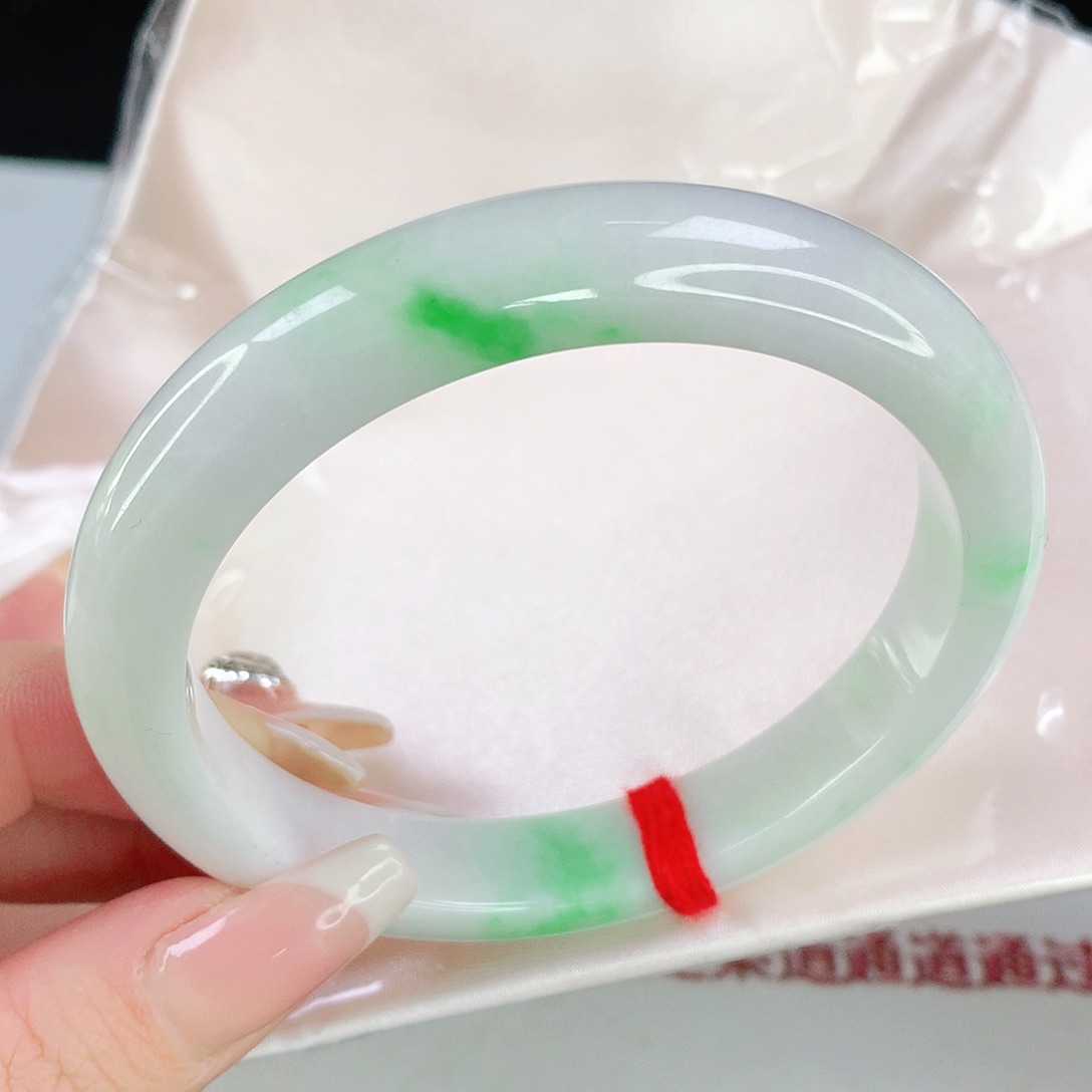 翡翠手镯未镶嵌59圈口