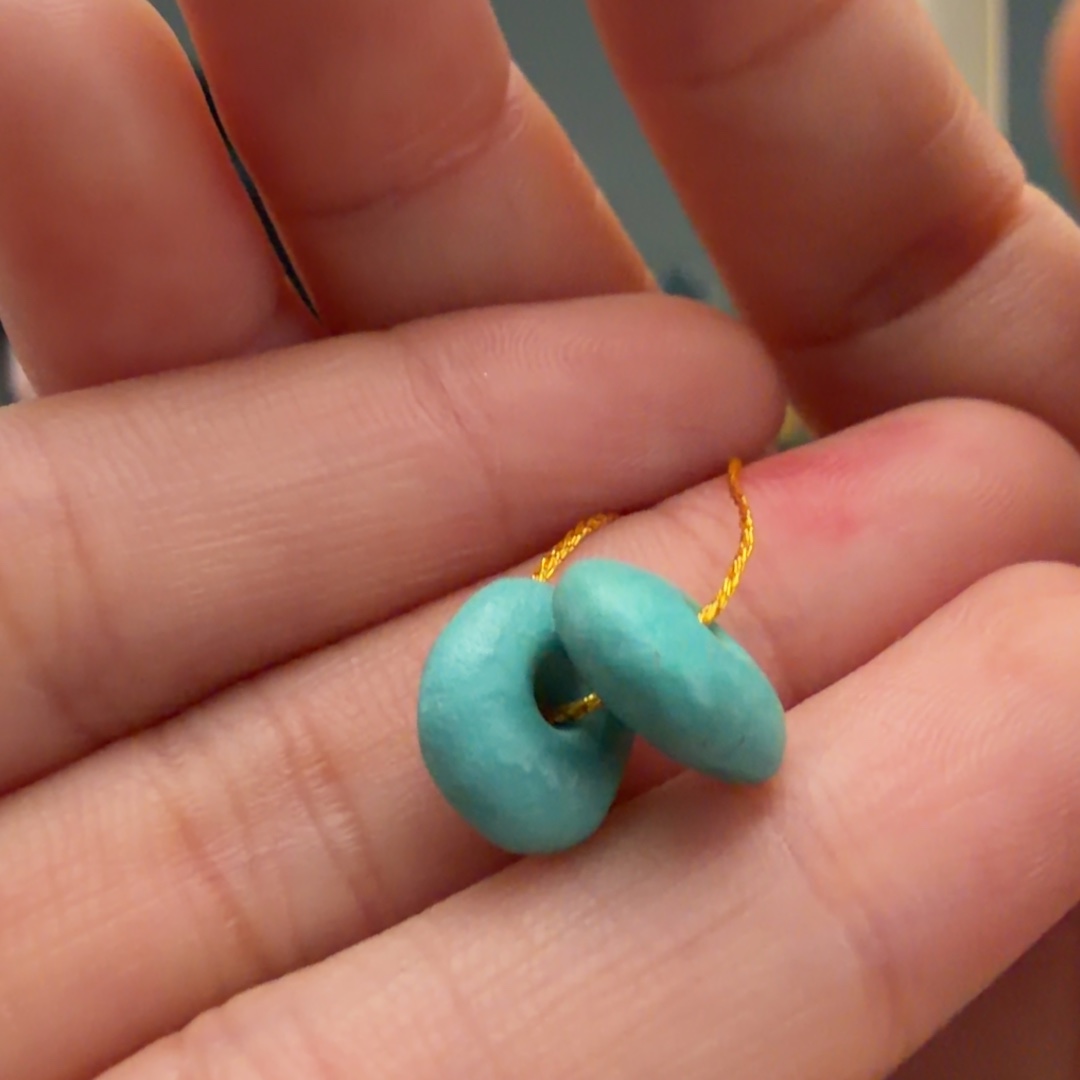 绿松石未镶嵌颈饰