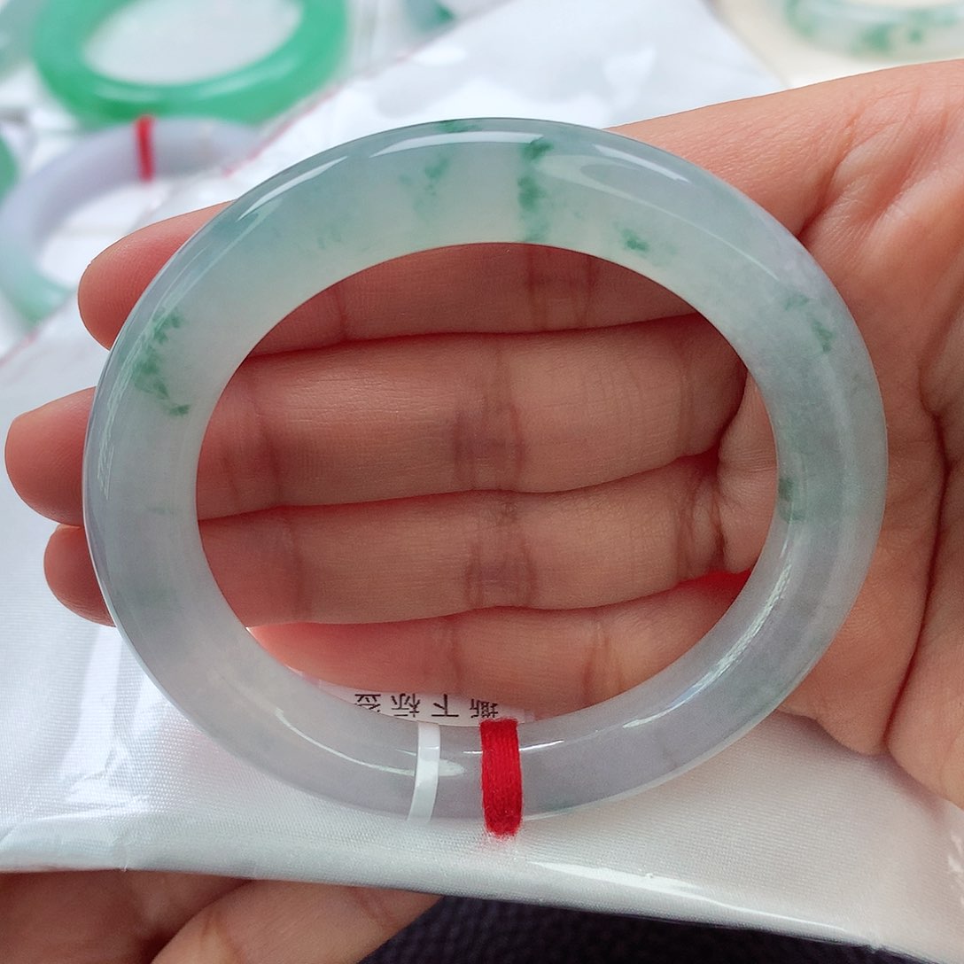 翡翠手镯未镶嵌52 冰飘花