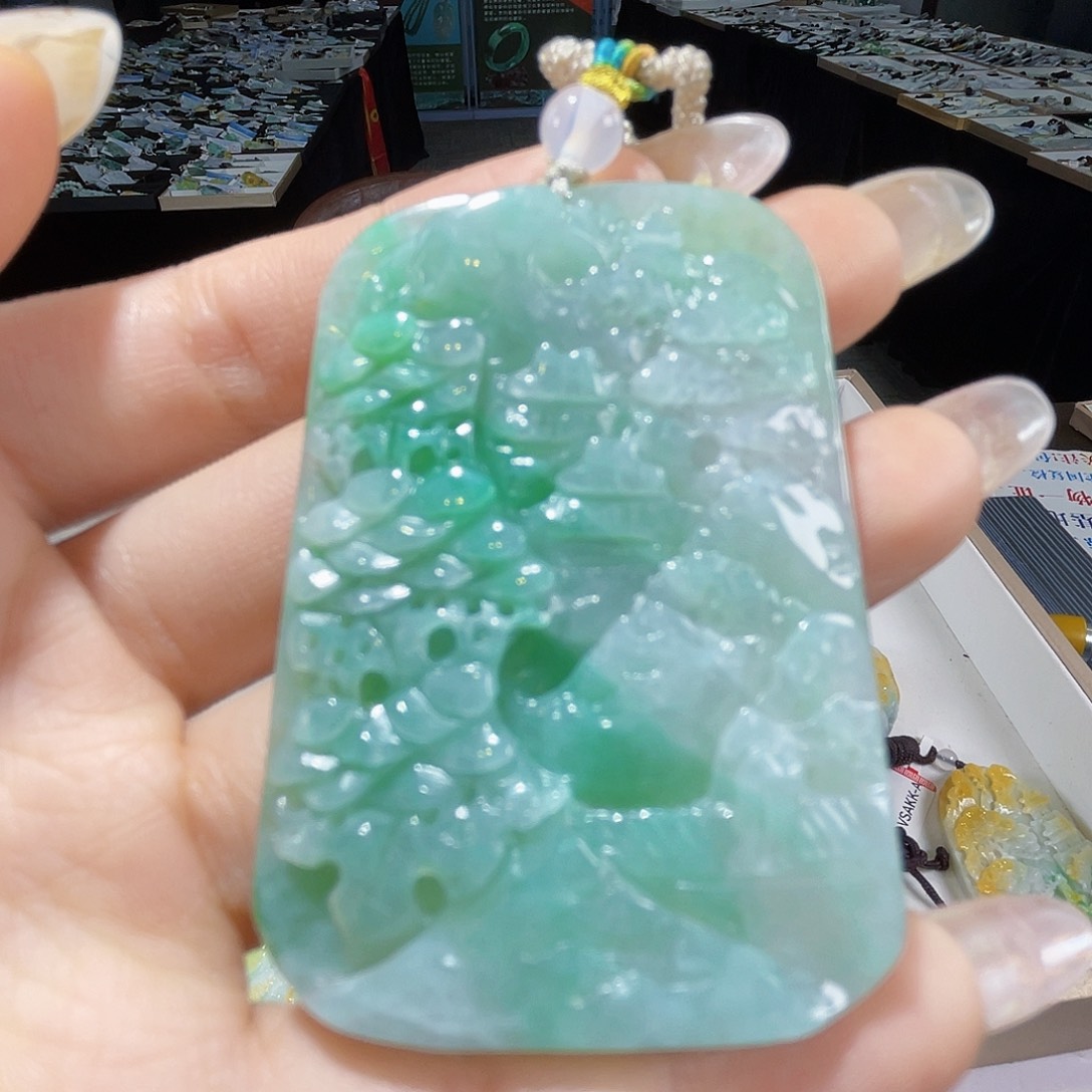 颈饰未镶嵌翡翠一