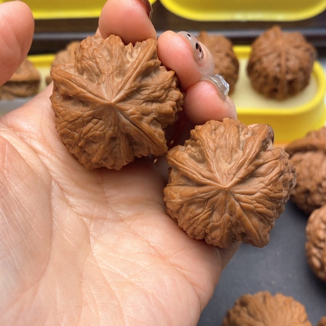 把件文玩核桃40尺凹底三棱