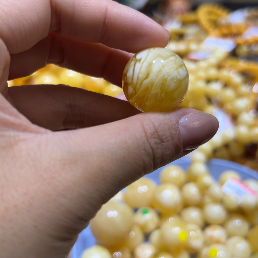 琥珀珠宝奇石未镶嵌