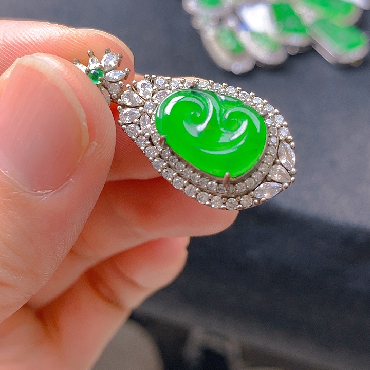 翡翠未镶嵌颈饰翡翠