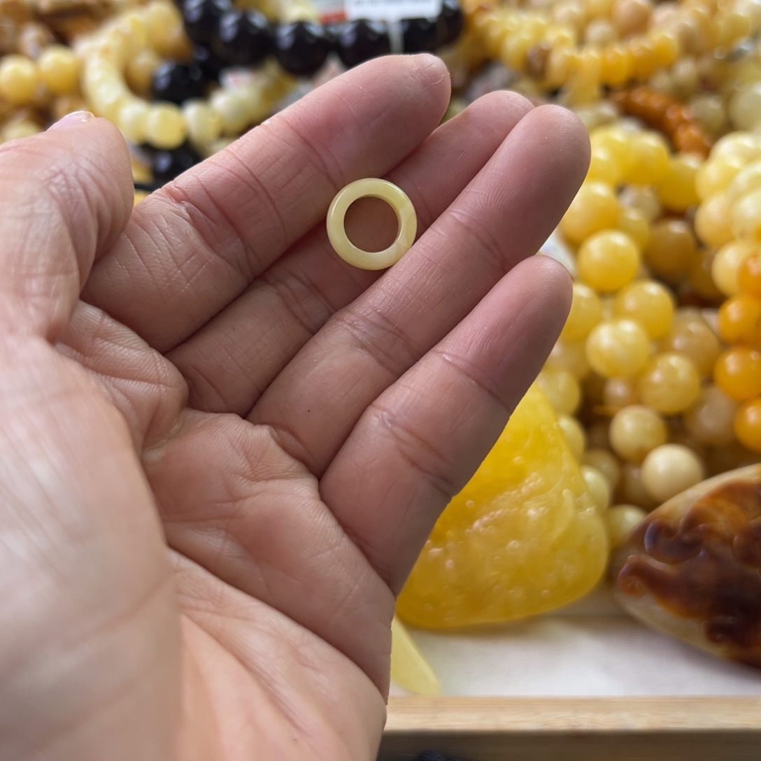 琥珀珠宝奇石未镶嵌