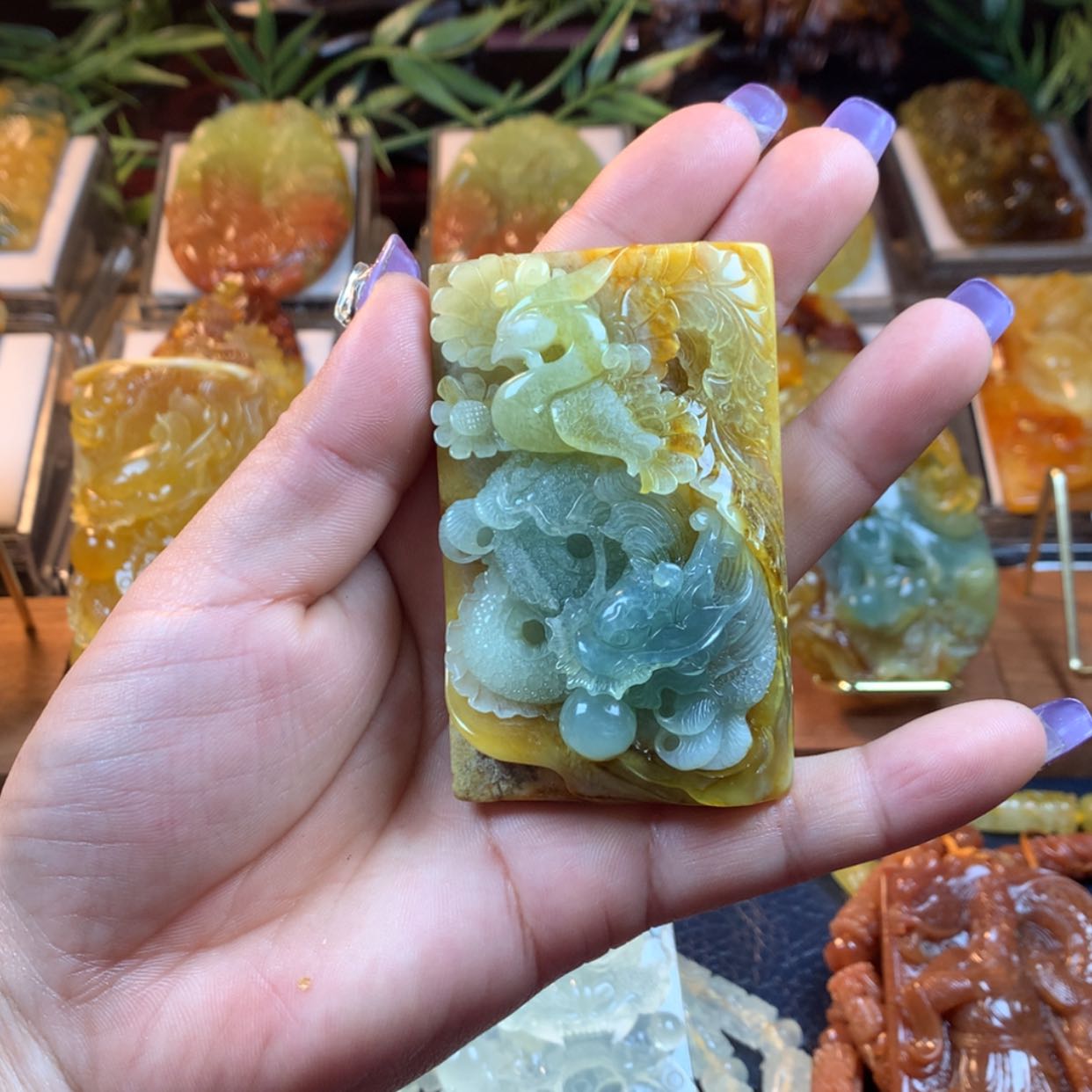 【闪购商品】蛇纹石玉颈饰未镶嵌