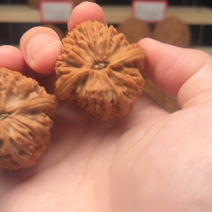 大***仔吊坠文玩核桃南疆石，不包隐黄，打底不退