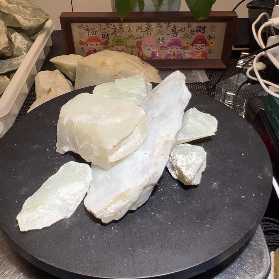 和田玉（糖玉）未镶嵌挂件矿标
