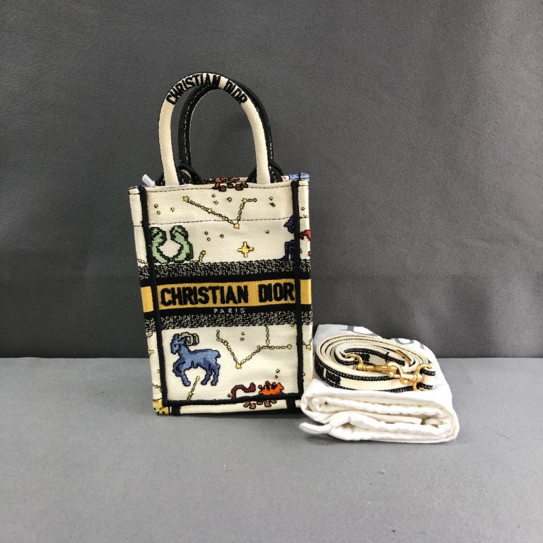 95新 DIOR/迪奥 拾锦奢品 Dior迪奥刺绣booktote单肩包 