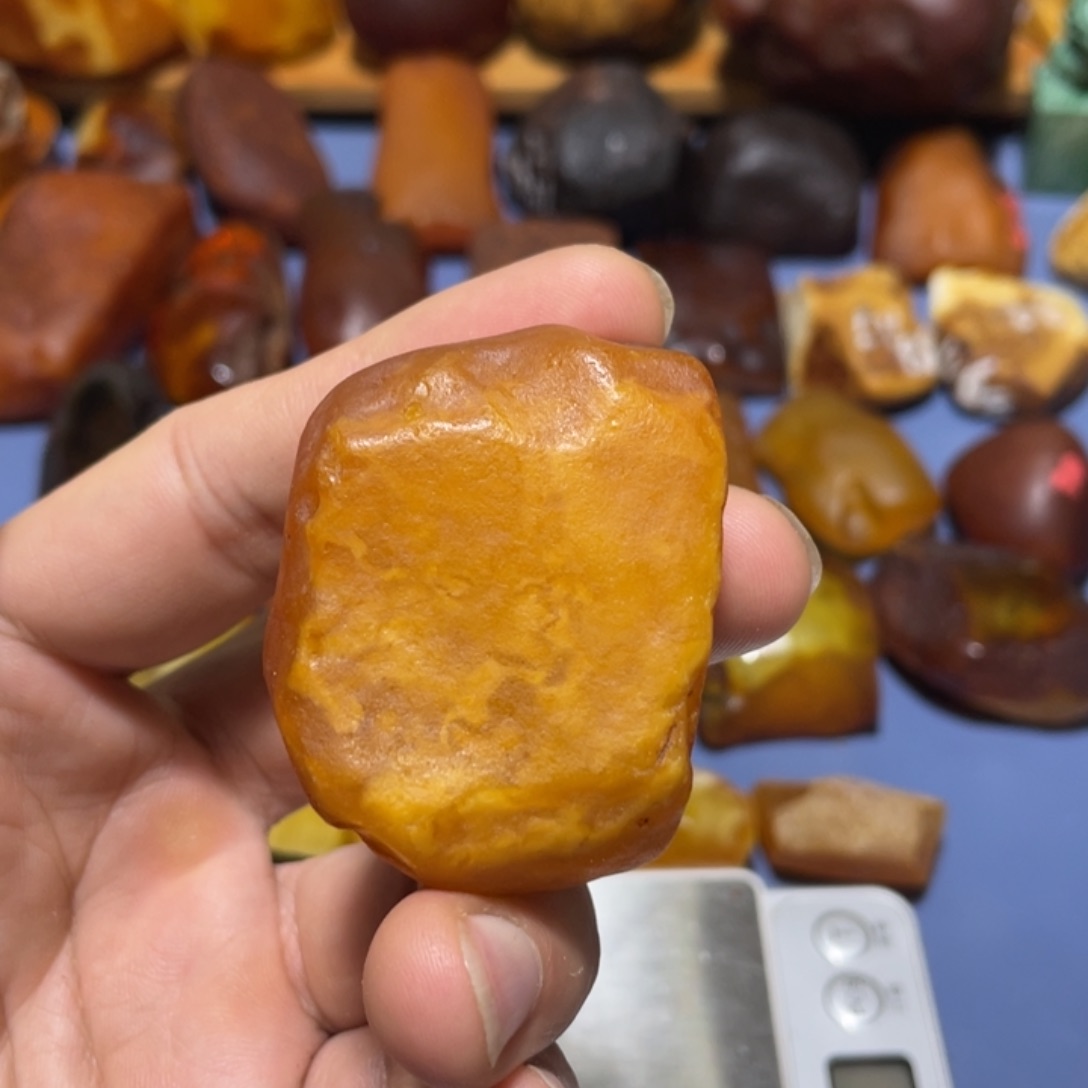 定制琥珀未镶嵌伦*王原矿