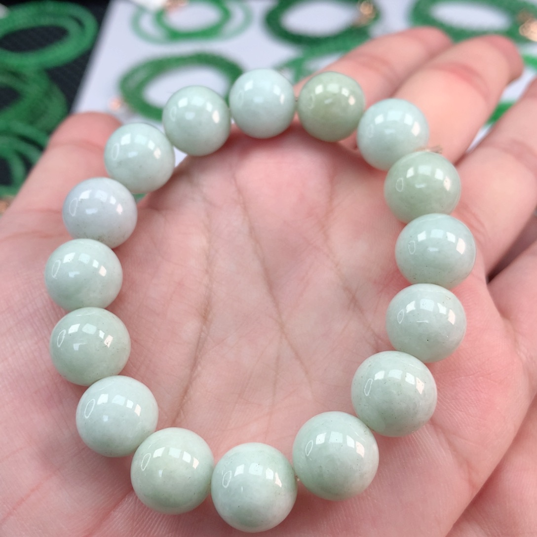 翡翠手链未镶嵌翡翠