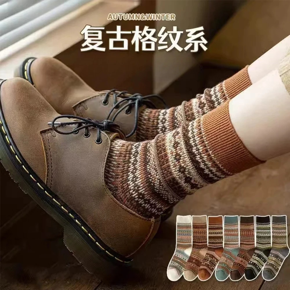 新款袜子女秋冬季堆堆袜日系复古中筒长袜民族风美拉德色时尚百搭商品图