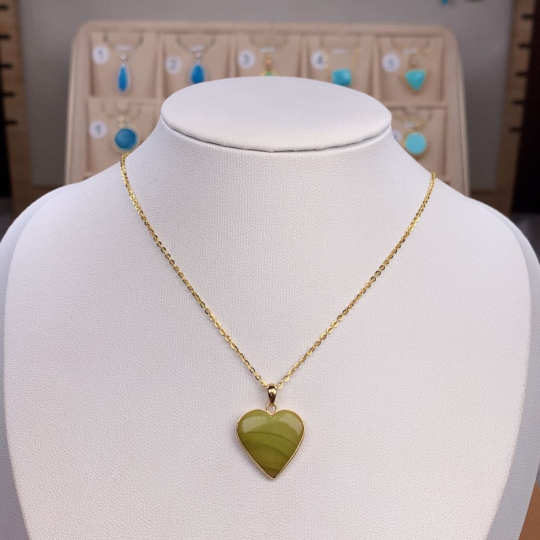 绿松石颈饰18K金镶嵌