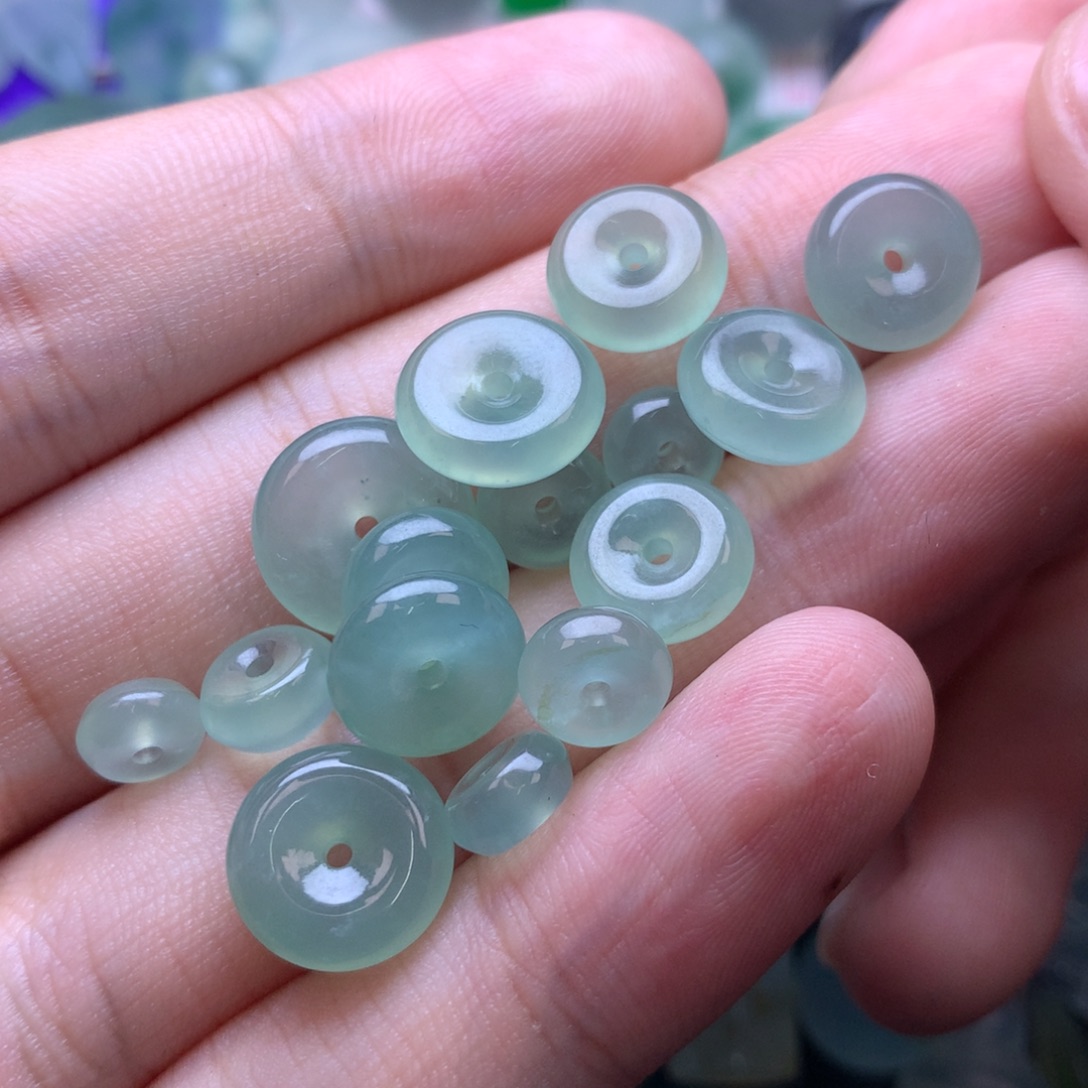 定制翡翠未镶嵌挂件