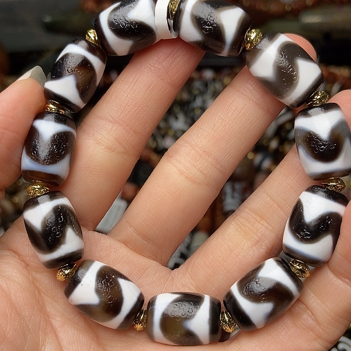 黑白呀呀天珠手串