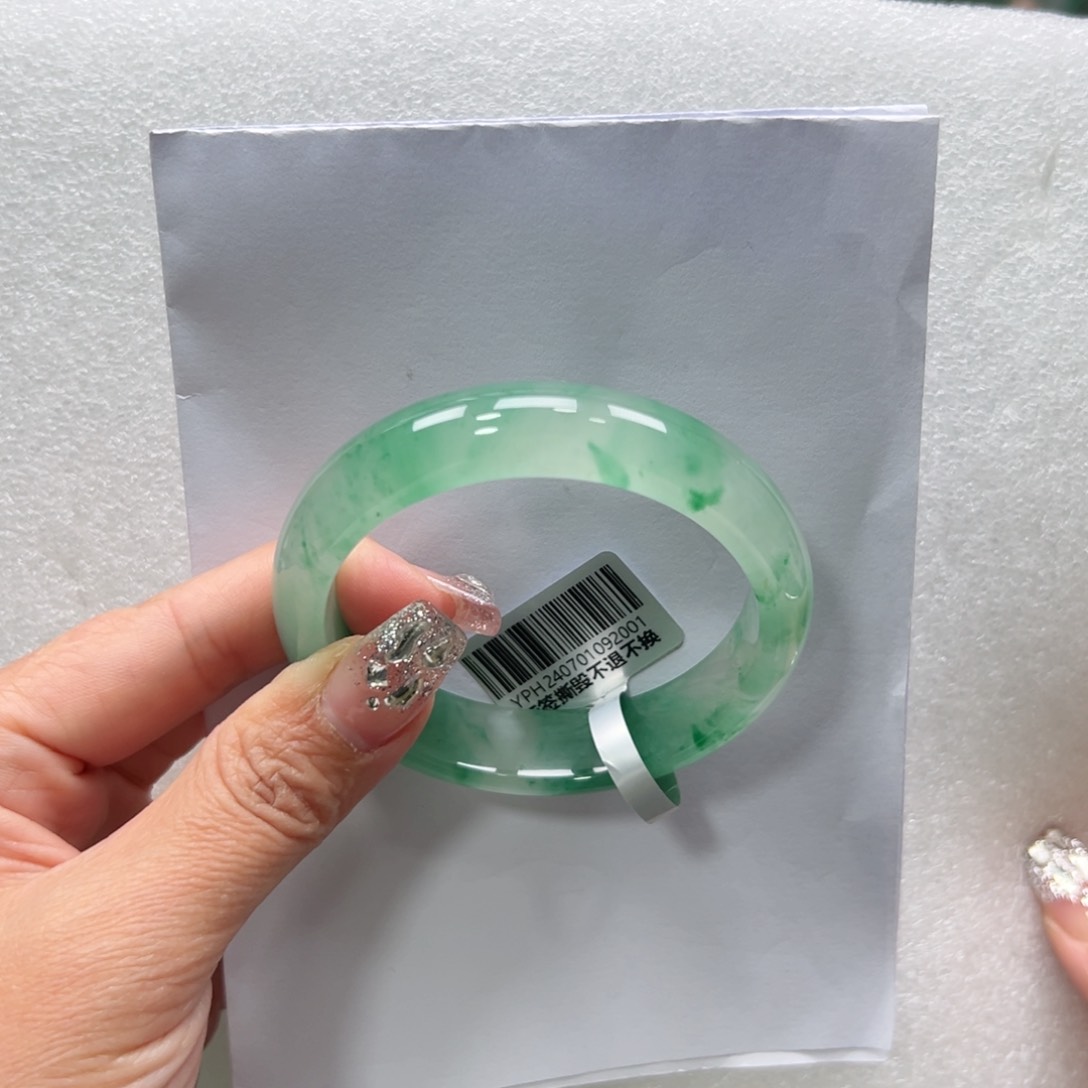 石英质玉手镯未镶嵌进**调➕佳佳58