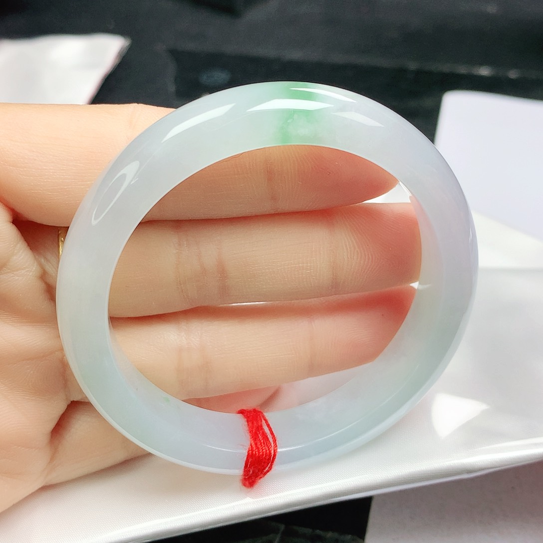 翡翠手镯未镶嵌正