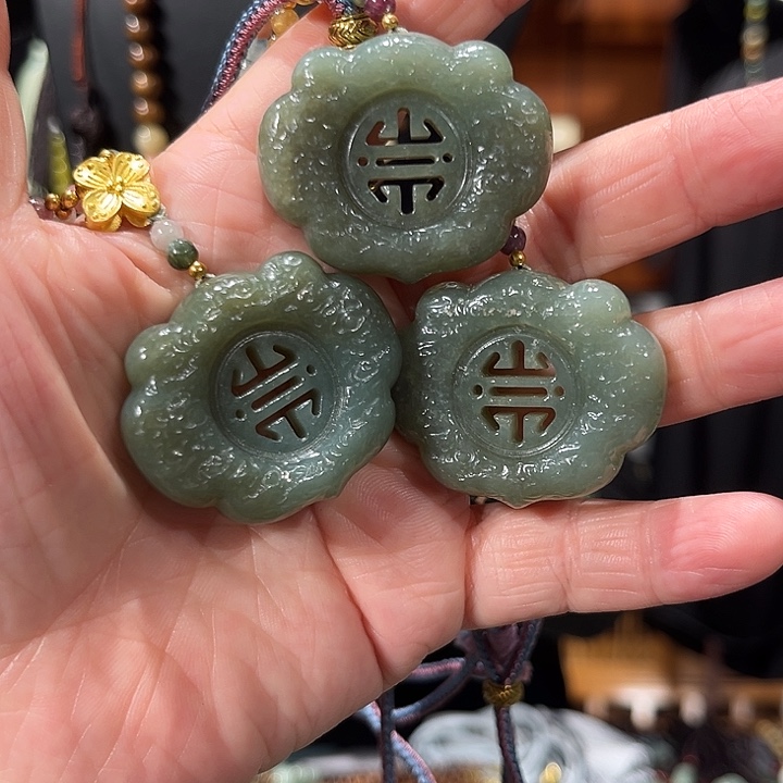 颈饰未镶嵌和田玉