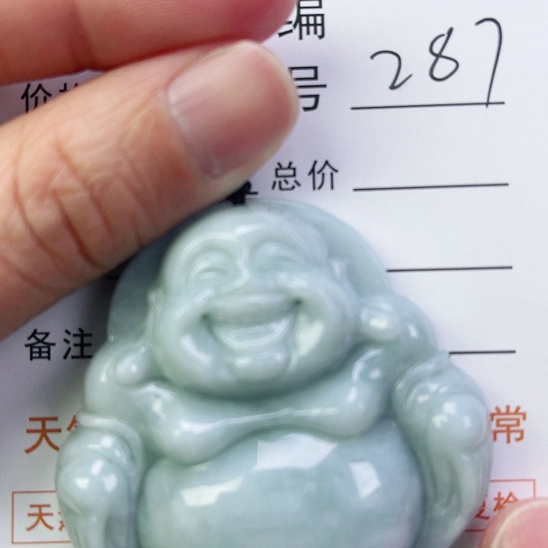 翡翠颈饰未镶嵌佛公