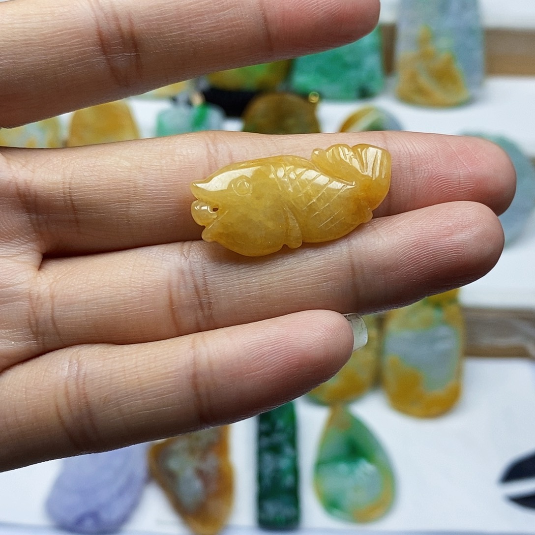 颈饰未镶嵌翡翠天然翡翠A货