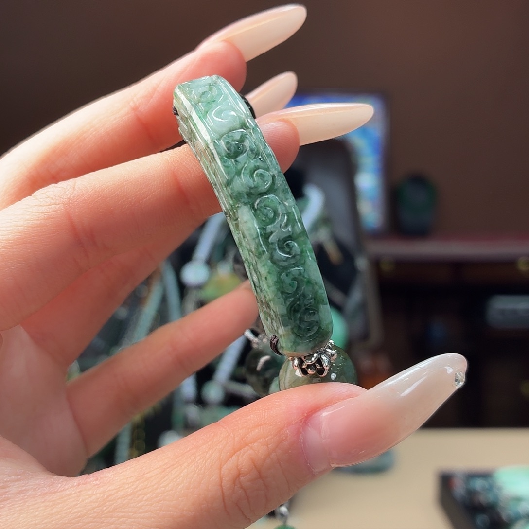 翡翠未镶嵌耳饰手串