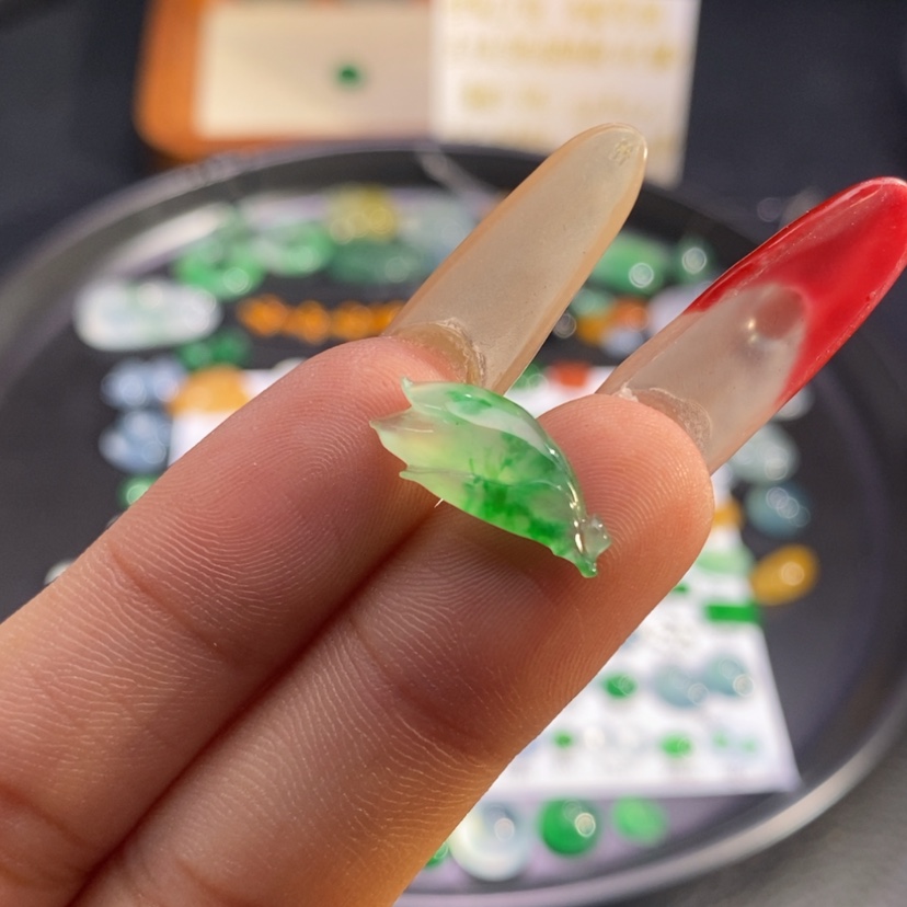 【闪购商品】翡翠挂件未镶嵌兰花