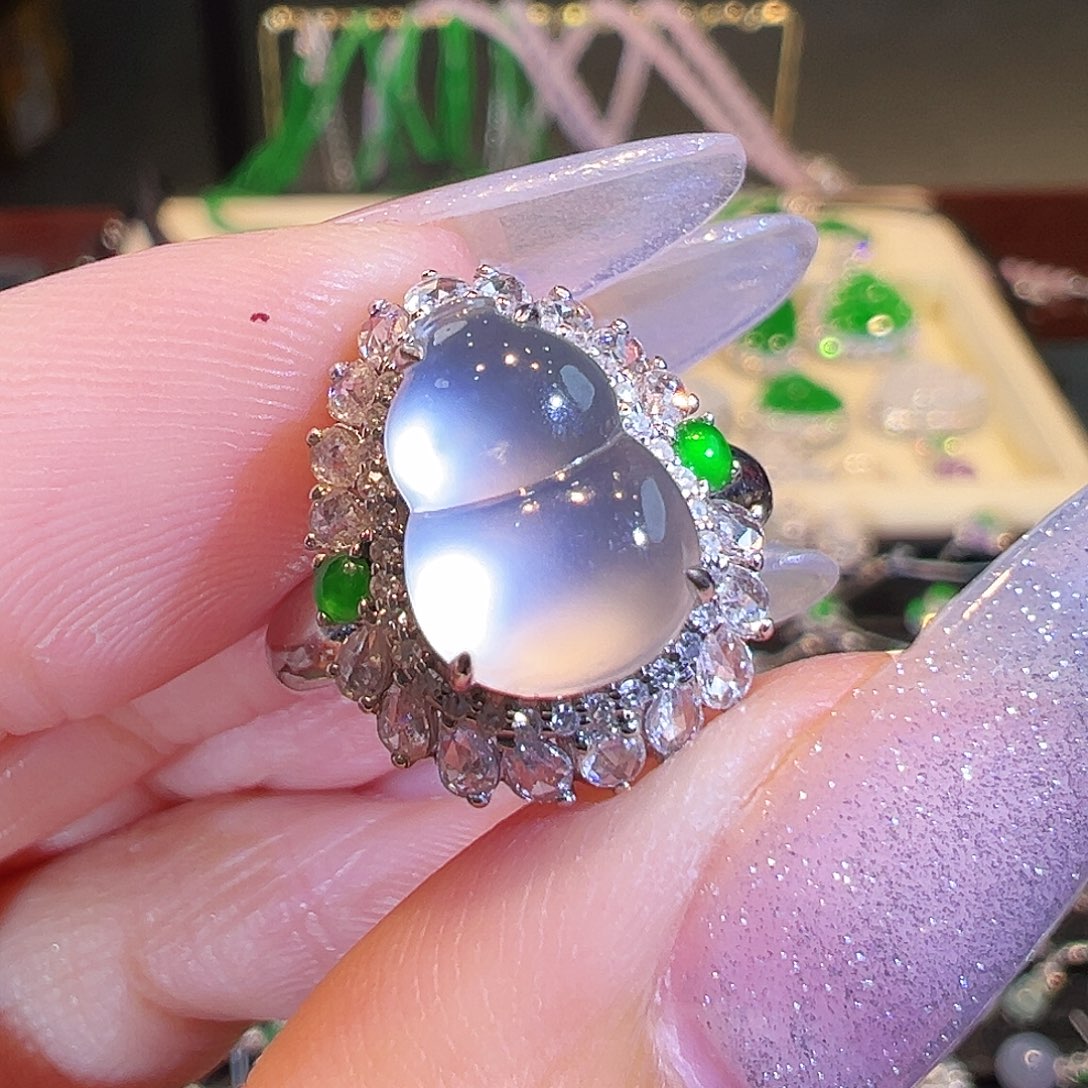 翡翠戒指18K金镶嵌S***吴翡翠