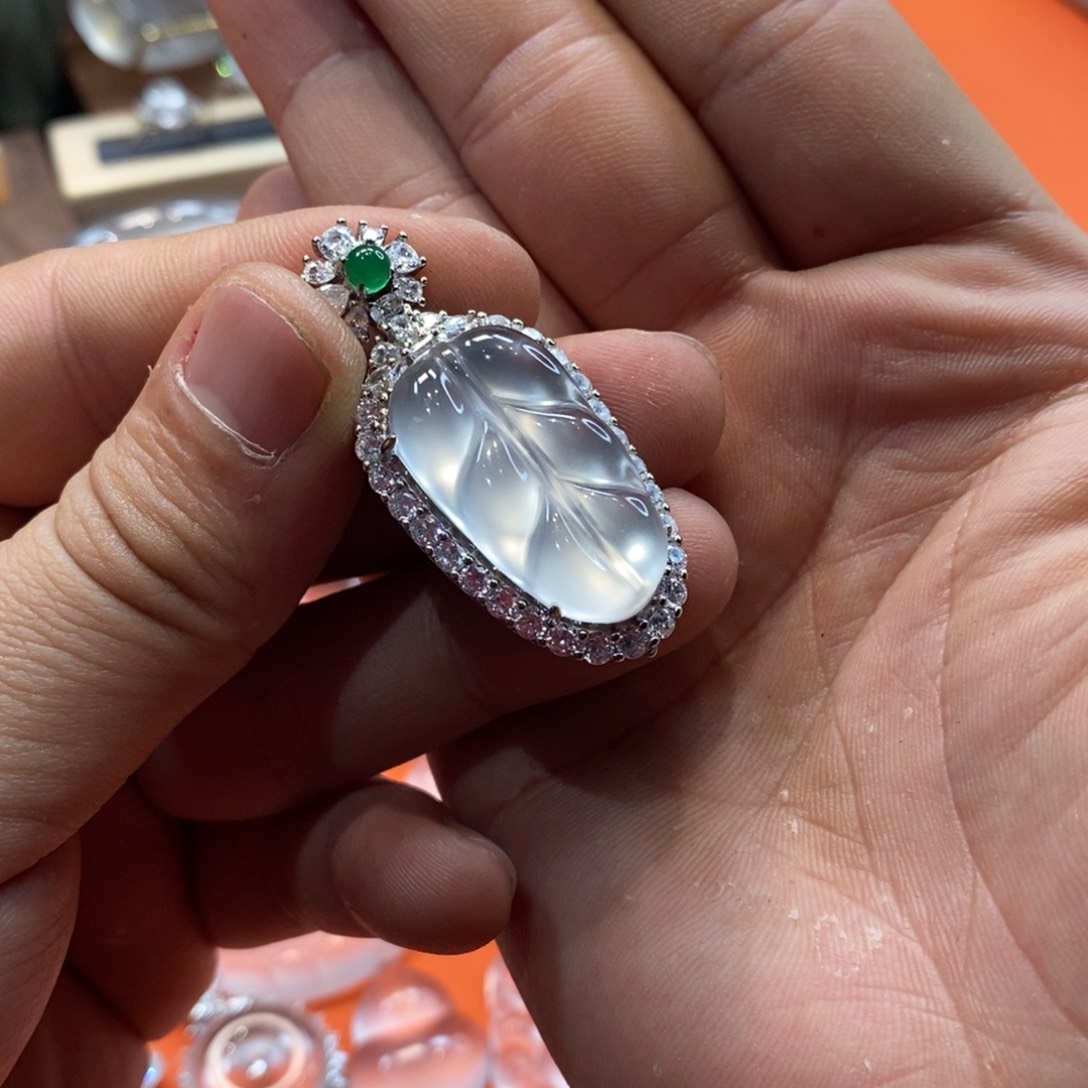 石英质玉颈饰银S925镶嵌