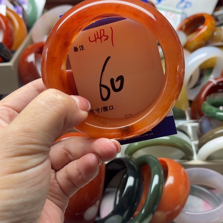 石英质玉手镯未镶嵌