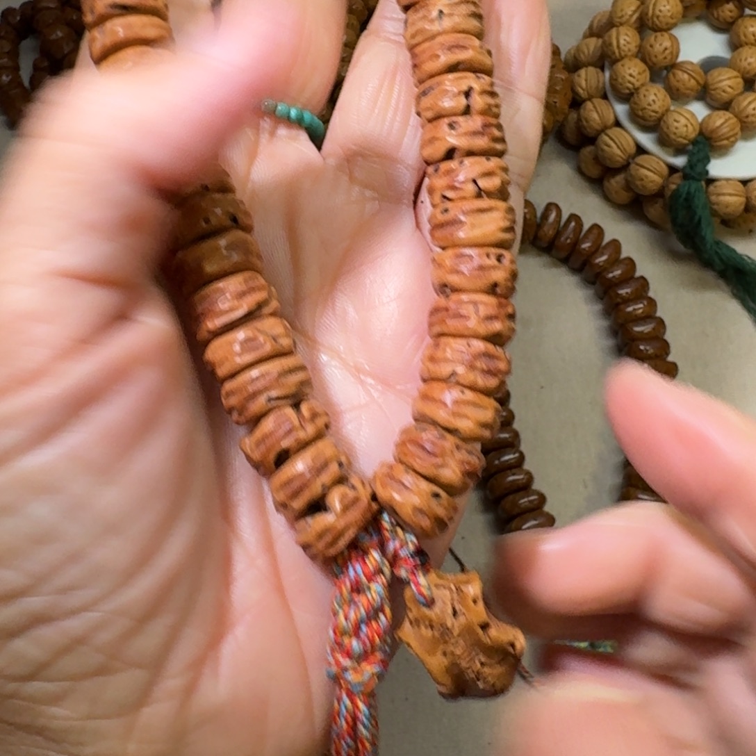 纯手工雕刻寒露蜜核壁手持一条